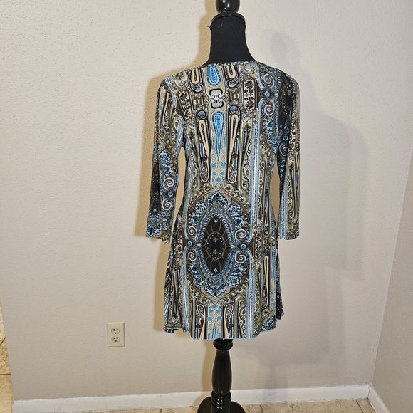 Elegant Paisley Print Women's Top - Picture 6 of 7